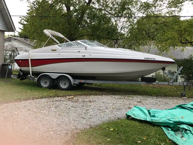 Crownline in Powerboats & Motorboats in St. Catharines - Image 2