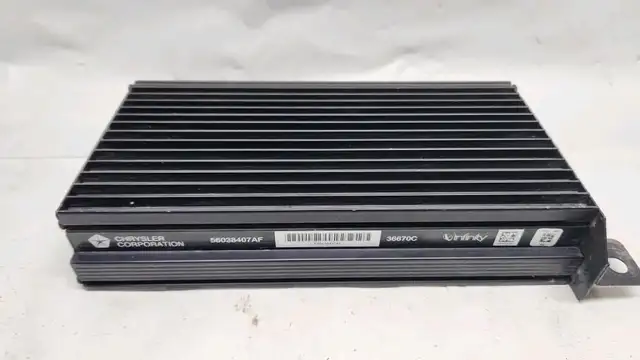 Chrysler/Jeep OEM Infinity audio amplifier
