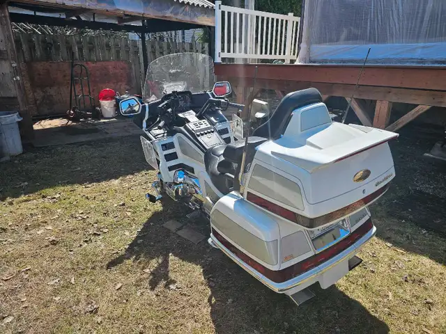 Goldwing gl1500 2000 in Touring in Laval / North Shore - Image 5