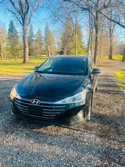 London to Toronto Airport drop/ pickup - Hyundai Elentra car . Good for 3 people . 2 luggage bag and...