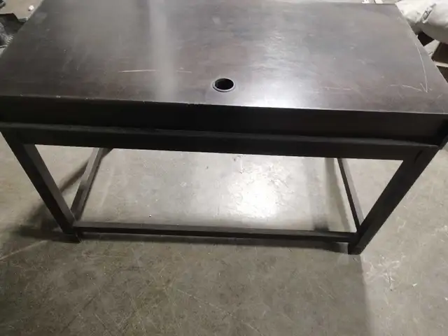 Desk writing in Desks in Calgary - Image 3