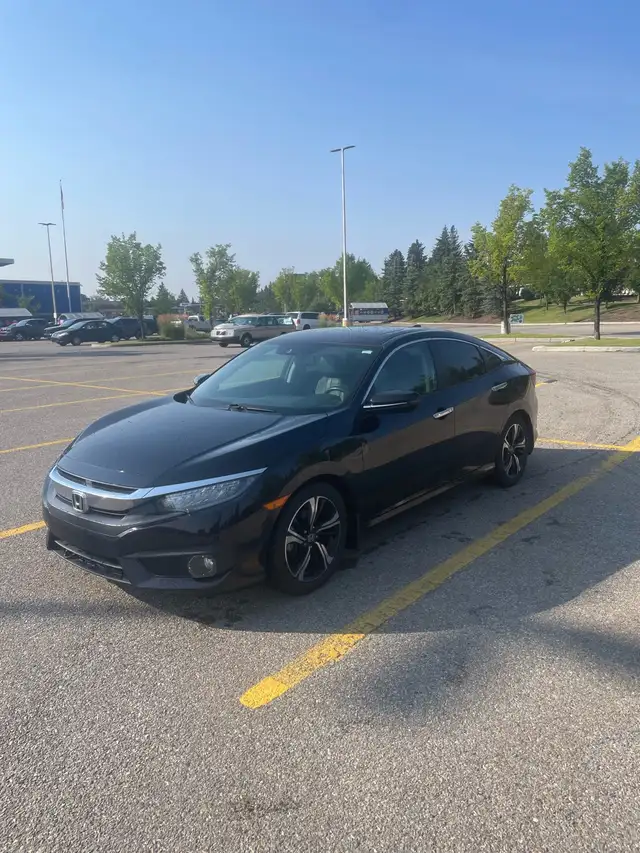 Low Km! 2017 Honda Civic Touring Turbo