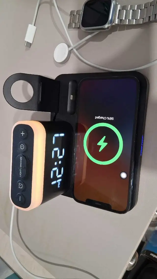 NEW Magsafe Charging iphone iwatch airpods w issue in General Electronics in City of Toronto - Image 4