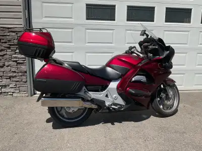 2005 HONDA ST1300 in excellent condition. (1) owner. Pan European top case. Saddlebag liners. Shop m...