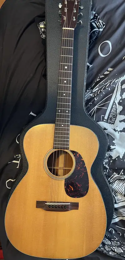 1963 Martin 00-18, View more