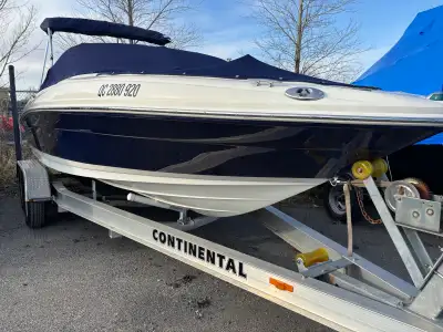 Super Sea Ray 205 sport 2006 avec remorque en excellente condition à vendre . Moteur 4.3L 400 heures...
