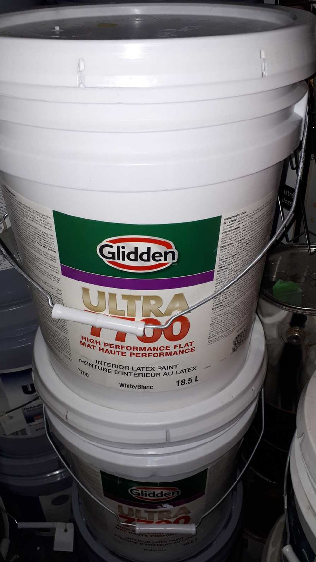 Peinture Glidden ultra blanc mat 18.9 litres dans Peinture et matériel  à Ville de Montréal