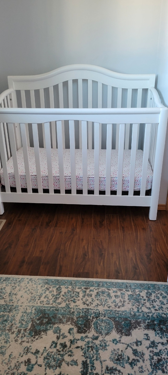 Baby crib in Cribs in Lethbridge