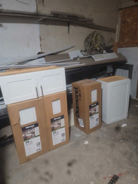 Kitchen cabinets for sale 6 cabinets.