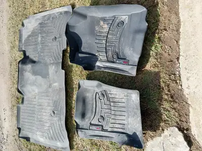 Mats will fit 2014-2018 Sierra Crew cab. Great shape.