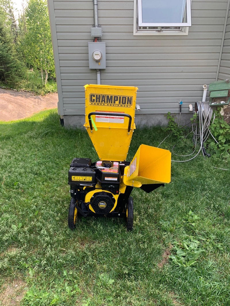 Champion 3in wood chipper (338 cc) Lawnmowers & Leaf Blowers