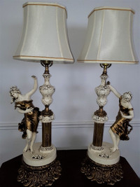 antique deux  grandes  superbes lampes de  1800 signe