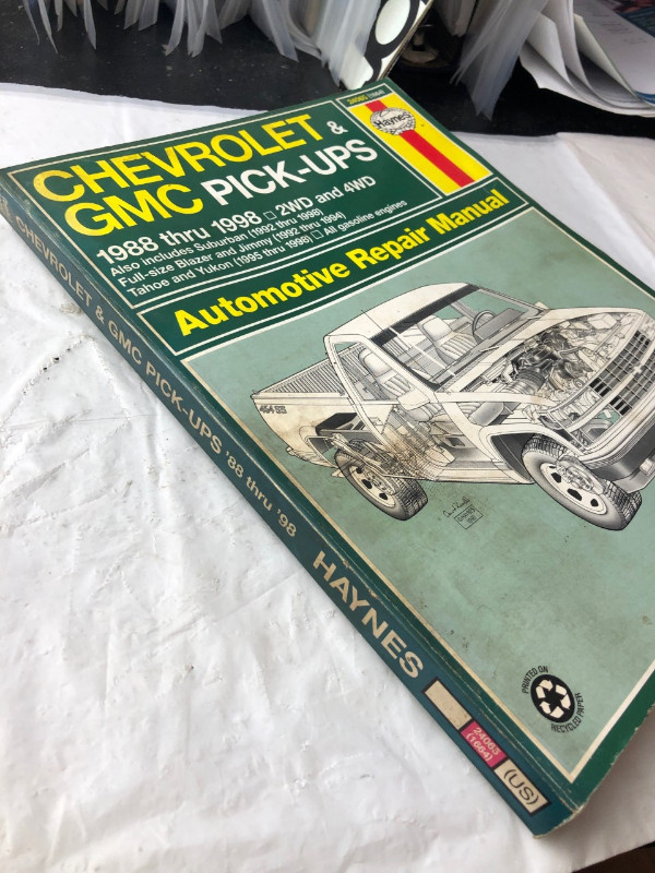 HAYNES 1988 -1998 CHEVROLET GMC PICK-UP REPAIR MANUAL #M0104 in Textbooks in Edmonton - Image 2
