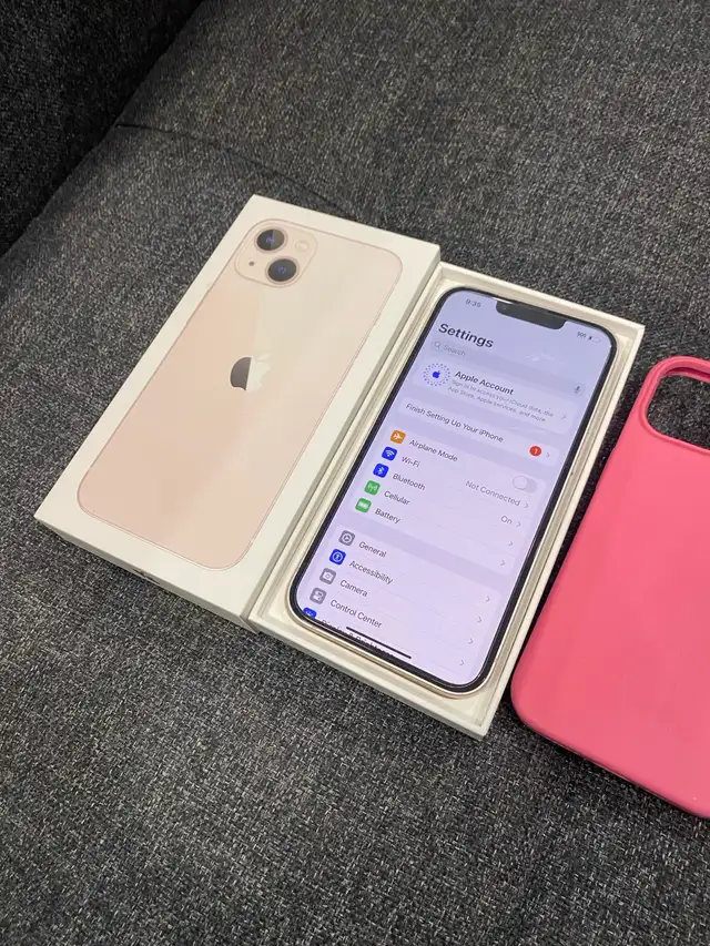 Pink iphone 1365561390644481125