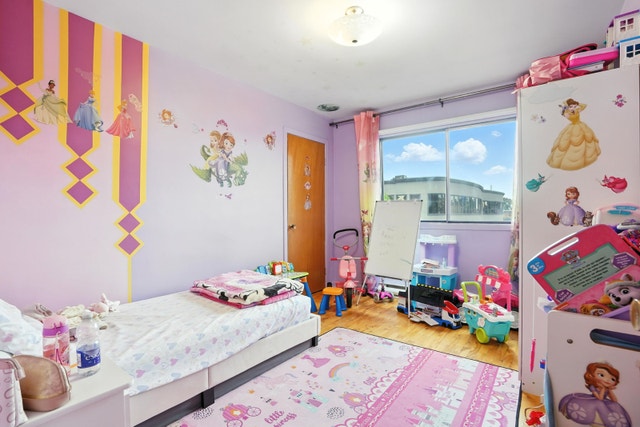 Grand 4 1/2 dans un 4plex  a st léonard près de tous les service — photo 3