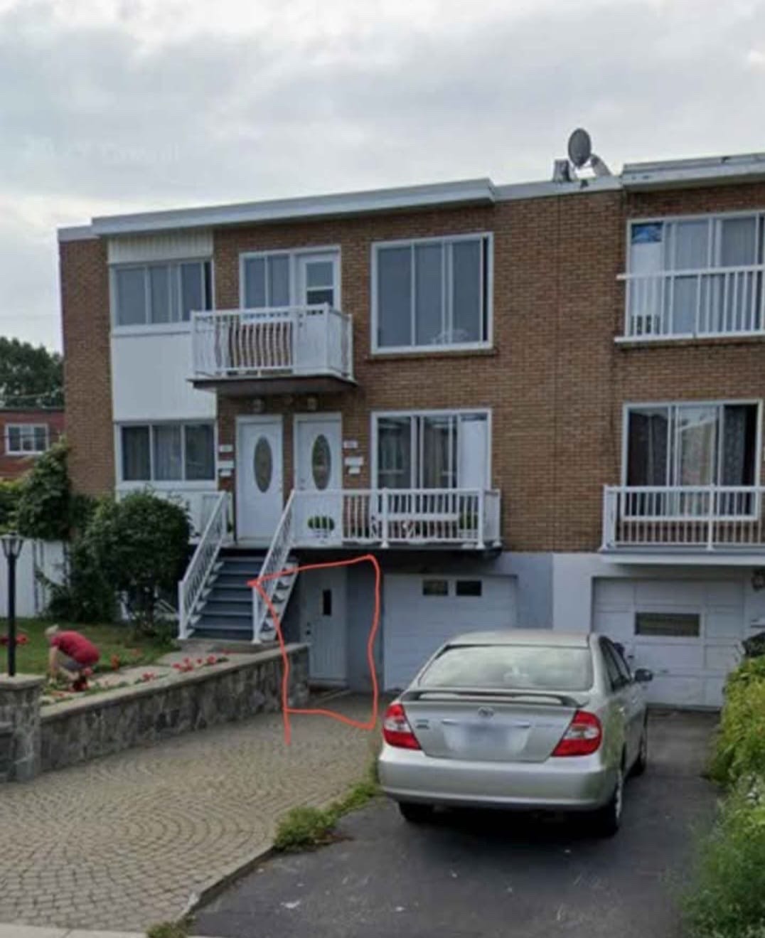3½ RÉNOVÉ À CHOMEDEY (LAVAL) — photo 1