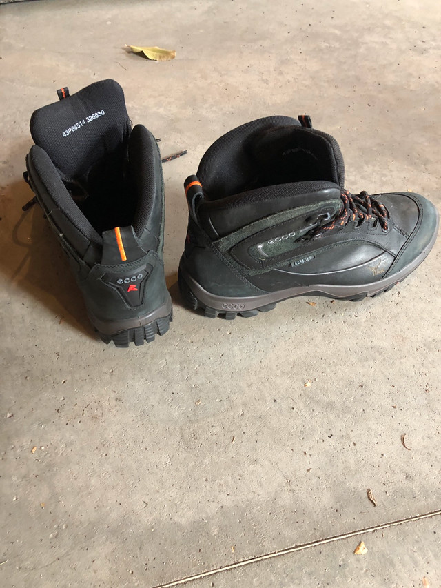 Ecco Yak Gore-tex hiking boots - Size 10 | Men's Shoes | Calgary | Kijiji