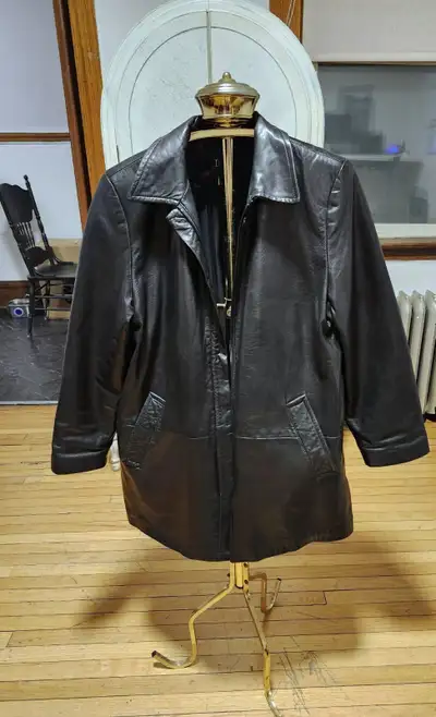Stylish Danier leather jacket. US/CAN size small. Pickup in Wolseley