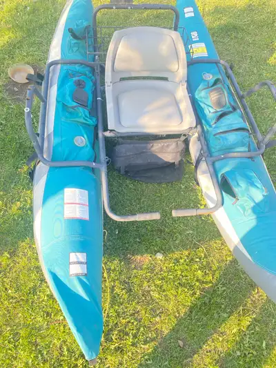 Features: 2.7 m (9 ft.) pontoons capacity 127k (person and gear) Suitable for lakes and river use La...