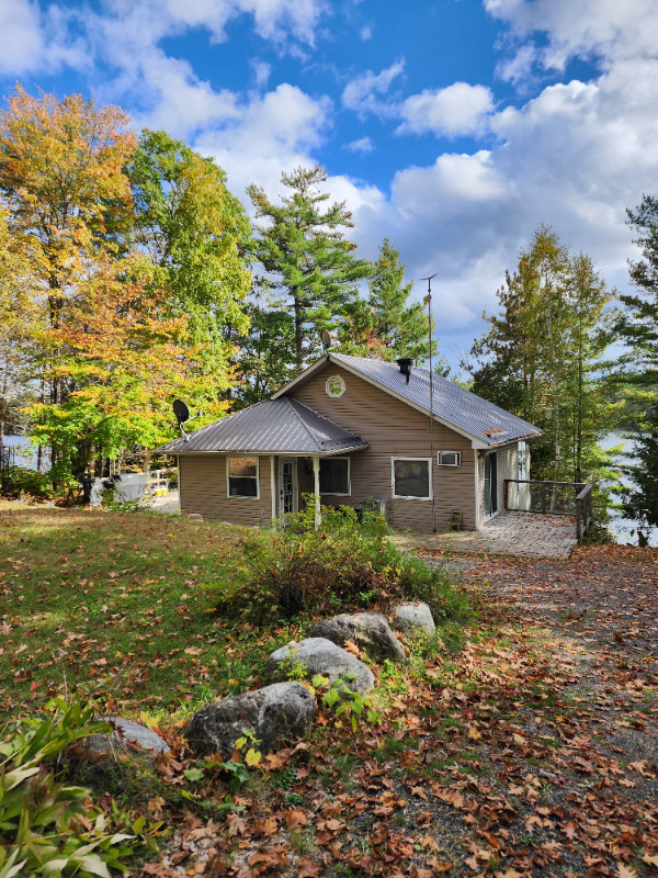 Cottage Rental on Patterson Lake with Hot Tub! - Sleeps 6 Guests in Ontario - Image 2
