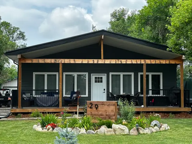 4 Season  Cottage - Resort Village of Alice Beach