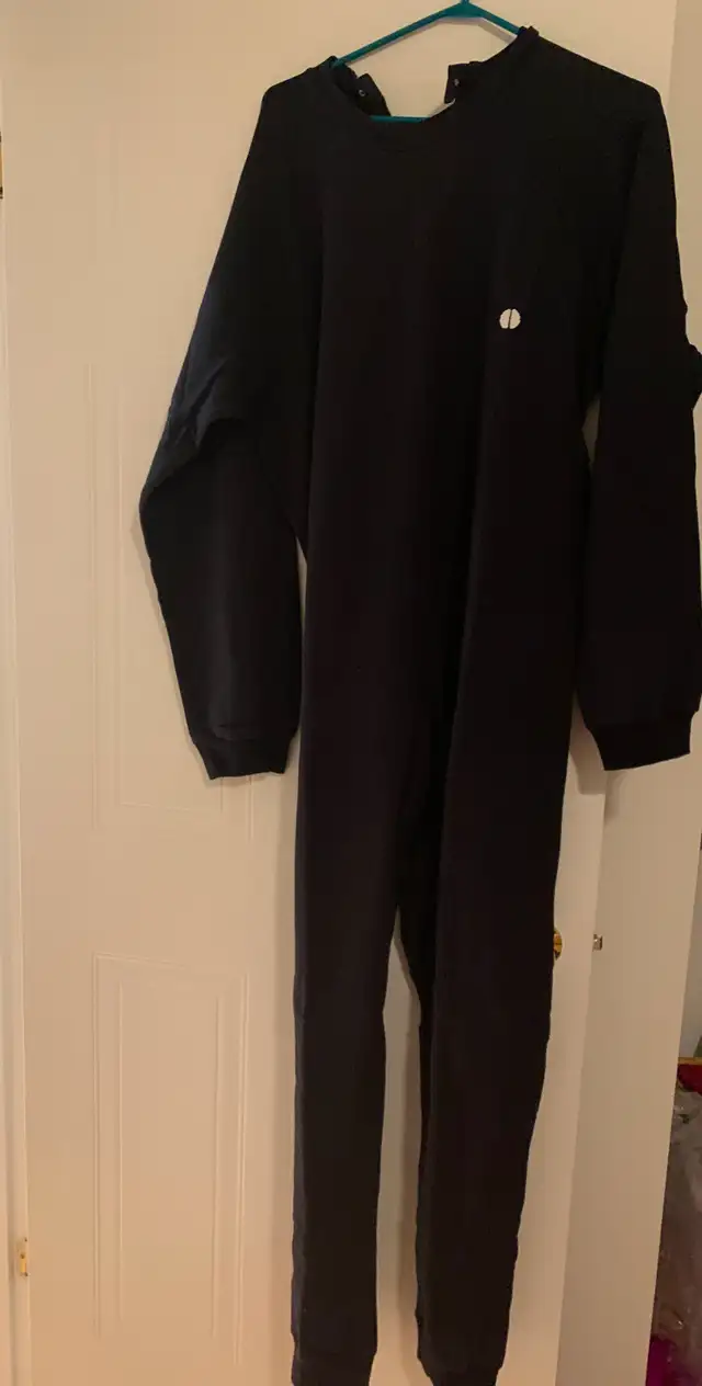 looking for community help- Seamstress422963758834667520