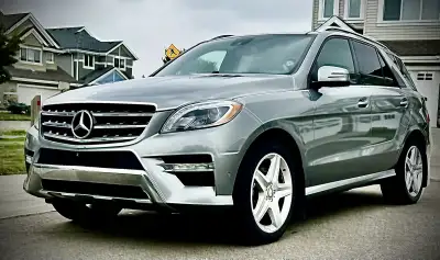 IMMACULATE LOCAL ONE OWNER, MERCEDES BENZ ML350 BLUETEC DIESEL 4MATIC SUV! Beautiful silver/grey col...