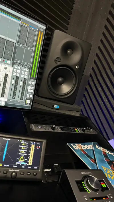 Mackie HR824 MK2 8.75" 2-way Active Studio Monitors (Pair), View more