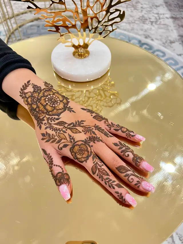 Henna - 10$540708148672604162