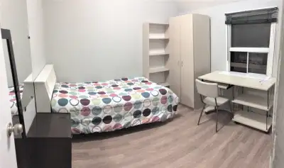 $655 !! Private Furnished Room (Dufferin/ Bloor)  For males