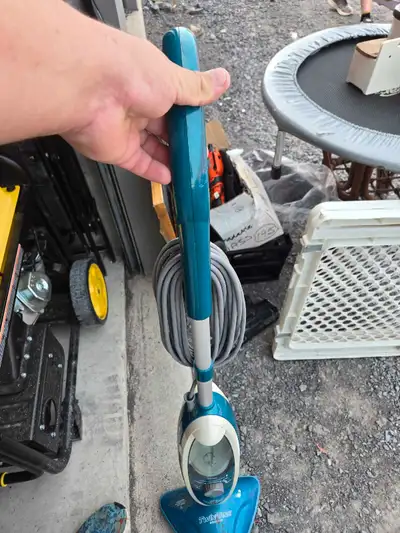 Works excellent needs a new mop but does steam and works