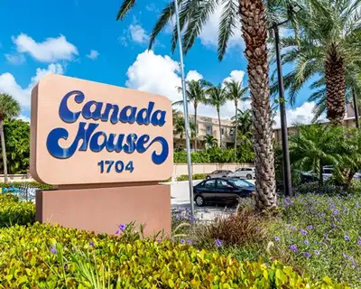 CANADA HOUSE RESORT,POMPANO BEACH I have 1 bedroom FULL KITCHEN available on April 5 to April 12 The...