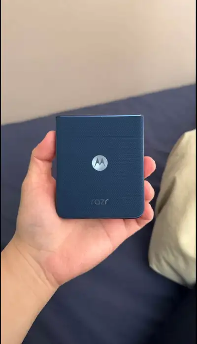Motorola Razr 2025, View more