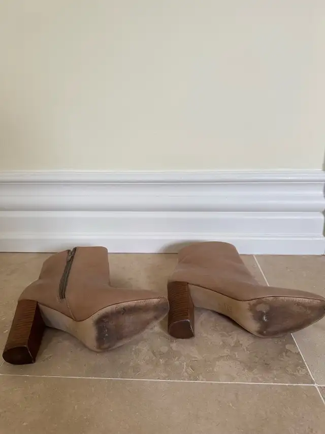 Zara women’s boots heels shoes in Women's - Shoes in City of Toronto - Image 5