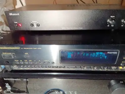 Marantz Preamplifier/Tuner AV 600 and Russound X75 POWER AMP well kept in shape,good sounding.