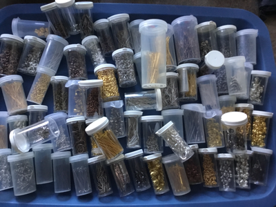 Pour confection de bijoux( prix par contenant), View more