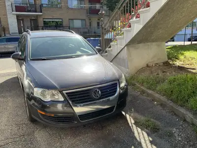 Leather interior, fully loaded no sunroof. Selling as is ( needs minor work). Comes with winter tire...