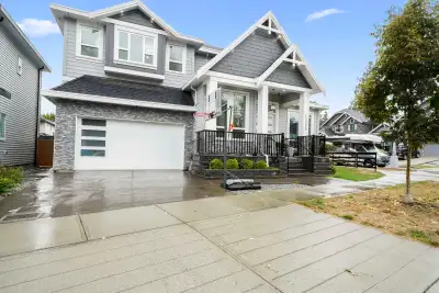 Rooms for Rent – Clean, Peaceful Home in Fraser Heights (Ideal for Single Occupancy per room) Each r...