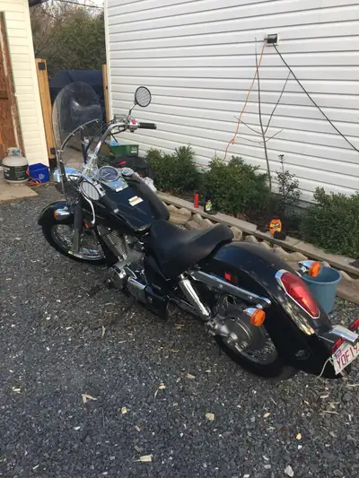 2009 Honda Shadow 750cc New front and rear tire Easy click front shield Saddle Bags Rear passager se...