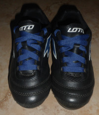 SIZE 10T SOCCER CLEATS