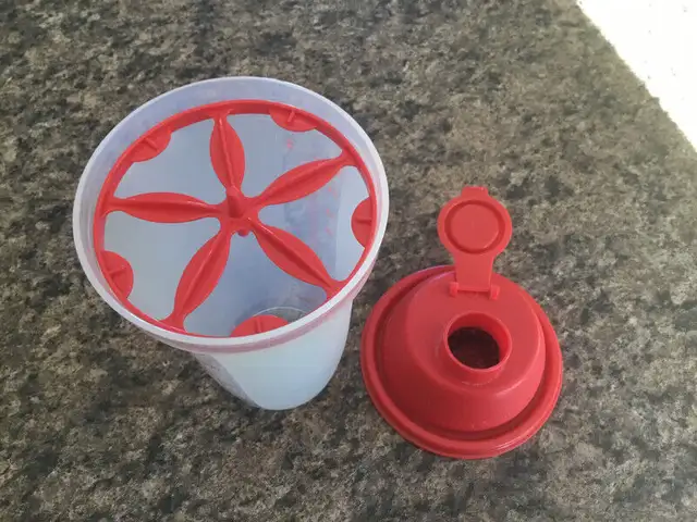 Plat Tupperware in Kitchen & Dining Wares in Saint-Hyacinthe - Image 5