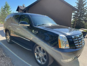 2010 Cadillac escalade 253000 km, runs excellent $9000 obo in Cars & Trucks in Red Deer - Image 4