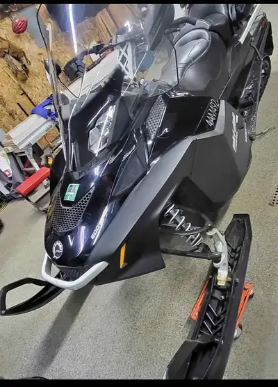 Completely stock 600ho etec 154” x 1 3/4” x 20” track no missing or torn lugs Dealer maintained alwa...