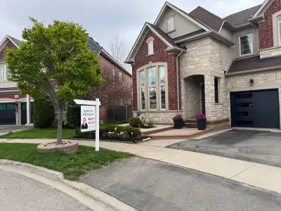 https://realtor.ca/real-estate/29689505/4186-fuller-crescent-burlington-alton Welcome to this except...