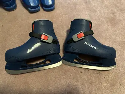 Bauer youth Y 10/11 kids skates , View more