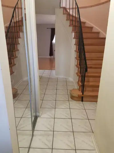Rooms for Rent Near Humber College North Campus - NOW!