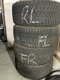 For sale: Set of 4 Michelin x-ice winter tires 225/40/19