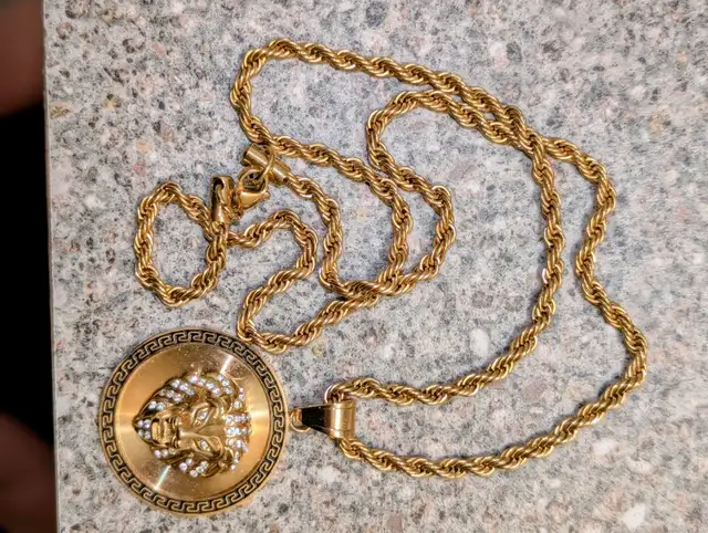HIGH FASHION MEDALLION - VERSACE STYLE $40