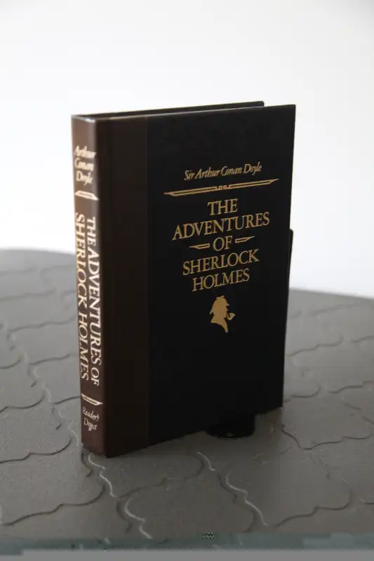 Vintage collector's edition The Adventures of Sherlock Holmes in Fiction in Ottawa - Image 3