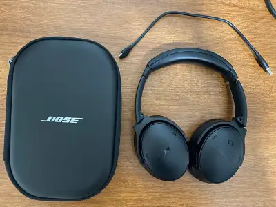 Excellent Condition Bose QuietComfort Headphones, View more